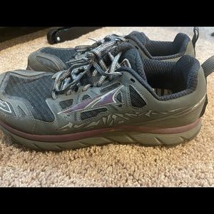 Altra Women's Lone Peak 3 Trail Runner